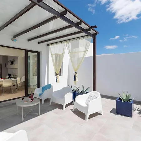 Casa Azul Playa Blanca